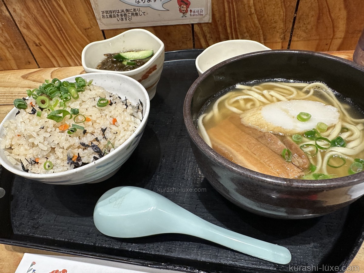 ケンミン食堂のジューシーと沖縄そばセット